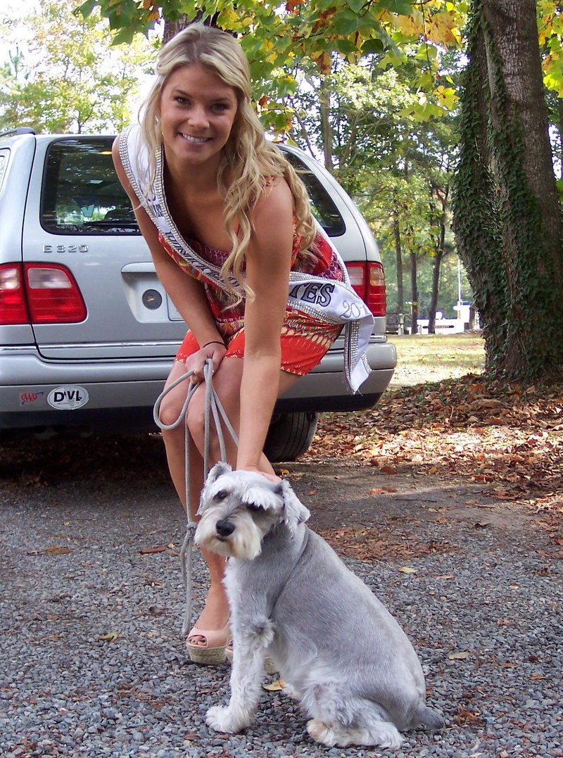 Miss USA at Holly Point 2012.jpg