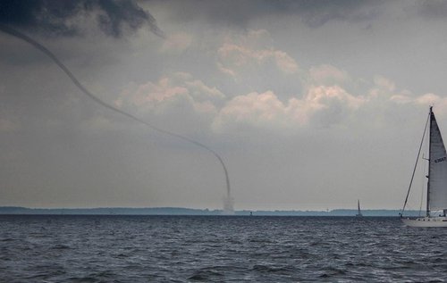 Waterspout.jpg